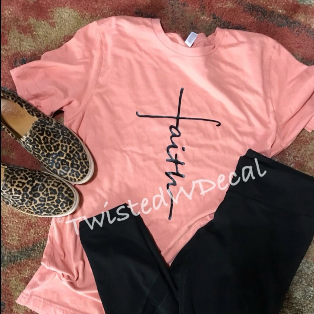 SOLD OUT Faith Cross T-shirt ✝️😍